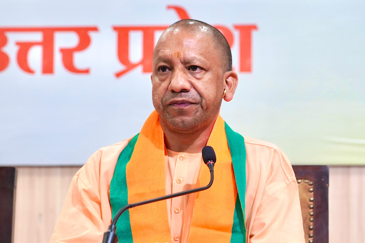 गोरखपुर- जनता की समस्याओं पर तत्काल लें एक्शन : CM योगी